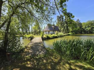 Chaumière entre rivière & champs, piscine privée - 9