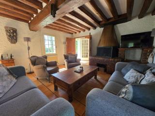 Chaumière entre rivière & champs, piscine privée - 8