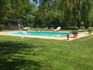 Chaumière entre rivière & champs, piscine privée - 5
