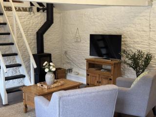 Cotswolds Cottage Farm Stay The Dairy - Lechlade - 4
