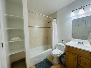 Spacious Private Suit Room Fairfax City - 5