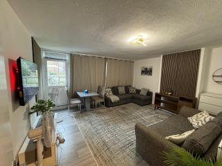 Prime 3BR Apartment Near Canary Wharf - London - 5
