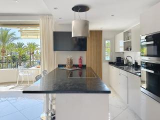 Stylish 1-bedroom apartment with sea view on La Croisette - 3