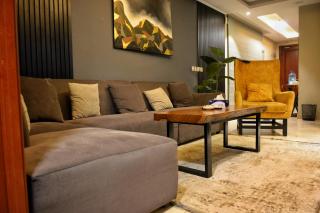 Penthouse Suite in Gold Crest Mall And Residency - Lahore - 6