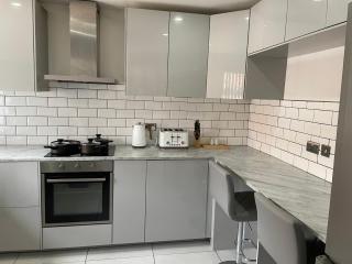 3 Bed Home Near Birmingham Centre & Transport Links - Birmingham - 4
