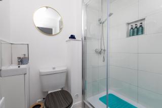 Contractor Friendly House with 9 beds - 4