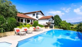 Spacieuse villa de vacances avec piscine privée - Souraïde - 0
