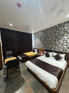Hotel Shyam Villa - 4
