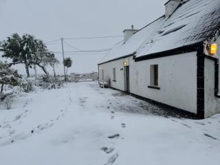 Love Breeze Cottage - - 8