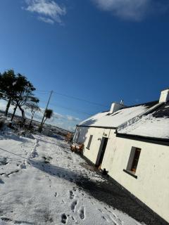 Love Breeze Cottage - - 4