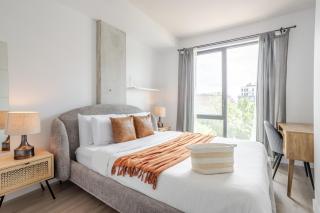 Modern Heritage Stay Upscale 2BR in Old Port - Montréal - 1