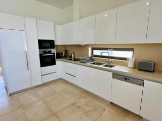 Sea front villa in Cap St George resort - 1