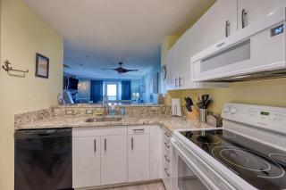 Oceanfront Resort Living with 3 pools, waterfall, restaurant - 2