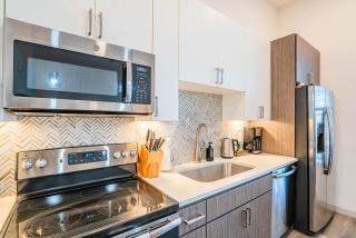 Boulevard Stays Modern Roosevelt Row Suite 1BR Pool Gym 1 - Phoenix - 6