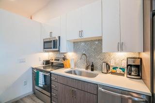 Boulevard Stays Modern Roosevelt Row Suite 1BR Pool Gym 1 - Phoenix - 3