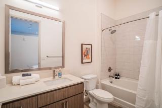 Boulevard Stays Modern Roosevelt Row Suite 1BR Pool Gym 3 - Phoenix - 1