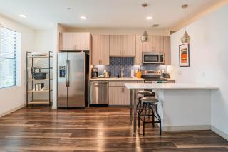 Boulevard Stays Modern Roosevelt Row Suite 1BR Pool Gym 4 - Phoenix - 6