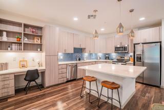 Boulevard Stays Modern Roosevelt Row Suite 2BR Pool Gym 5 - Phoenix - 7