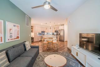 Boulevard Stays Modern Roosevelt Row Suite 2BR Pool Gym 5 - Phoenix - 5