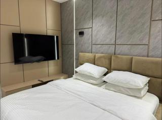 Central District three bedroom apartment in VI with pool - 9