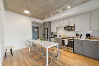 3BR City Escape Bright Sleek Spacious - 2