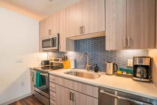 Boulevard Stays Modern Roosevelt Row Suite 1BR Pool Gym 7 - Phoenix - 3