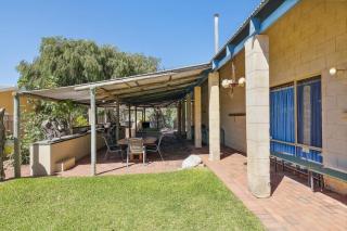 Rustic Charm, by the beach - 0