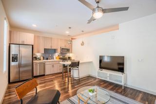 Boulevard Stays Modern Roosevelt Row Suite 1BR Pool Gym 8 - Phoenix - 5