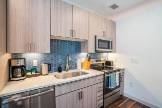 Boulevard Stays Modern Roosevelt Row Suite 1BR Pool Gym 8 - Phoenix - 3