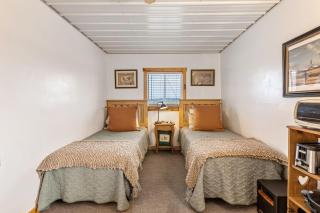 Cozy Riverfront Cabin in Decatur Ideal for Fishing Hunting Relaxation - Onawa - 6