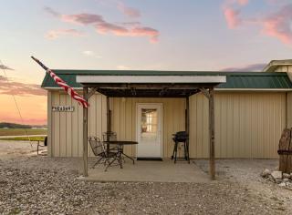 Cozy Riverfront Cabin in Decatur Ideal for Fishing Hunting Relaxation - Onawa - 4
