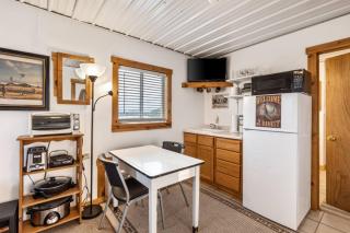 Cozy Riverfront Cabin in Decatur Ideal for Fishing Hunting Relaxation - Onawa - 2