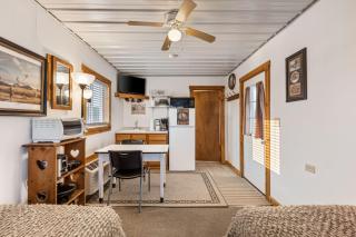 Cozy Riverfront Cabin in Decatur Ideal for Fishing Hunting Relaxation - Onawa - 1