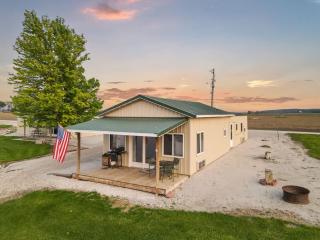 River Cabin with Grill and Boat Slip - Onawa - 0