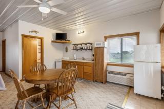 River Cabin with Grill and Boat Slip - Onawa - 8