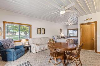 River Cabin with Grill and Boat Slip - Onawa - 5