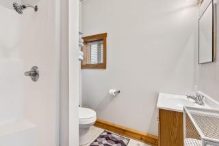 River Cabin with Grill and Boat Slip - Onawa - 4