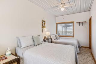 River Cabin with Grill and Boat Slip - Onawa - 2
