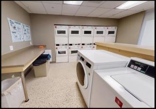 Boulevard Stays Tranquil 1BR King Suite Pool Gym Parking 02 - 2