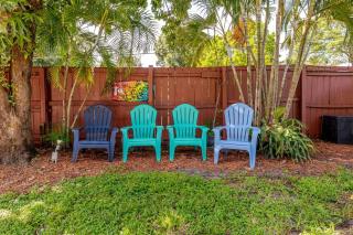 Your Modern South Florida Oasis Comfy and Central - 8