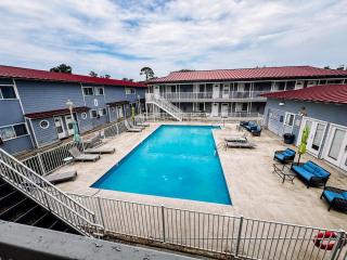 Cozy 1 bed 1 bath Condo with pool, close to beach - Biloxi - 3