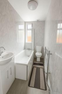Contractor - 4 BR - City Central - WiFi - Parking - Beeston - 2