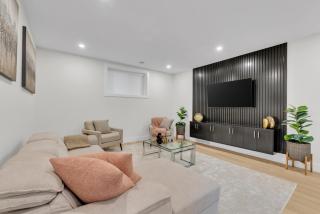 Cozy 1BR Pullout Couch Discovery Ridge - Calgary - 7