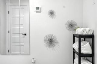 Cozy 2 bed Basement in SW Calgary Close to Banff, Spruce Meadows - Calgary - 3