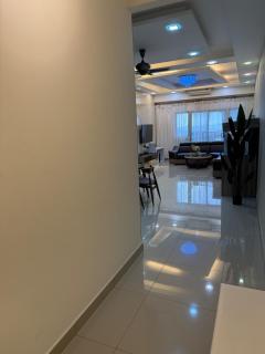 Lake-view condo retreat in Puchong - Puchong - 4