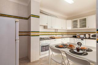 Topside Luz Guesthouse - 2