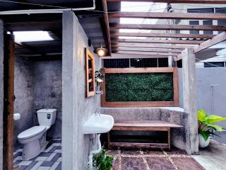 White & Green Guesthouse - Bangkok Yai - 1