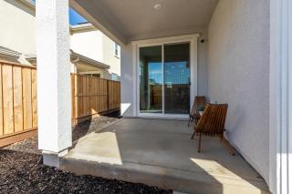Spacious 4BR-3BA Cozy and Modern in Elk Grove - 4