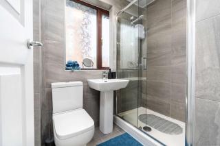 4 Bedroom Apartment with 6 Single Beds, Sheffield City Centre - 5