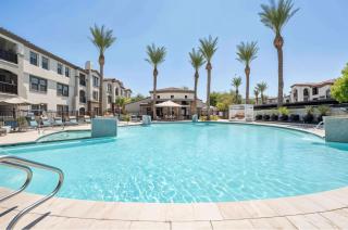 Boulevard Stays Chic 1BR Near Stadium Pool Access Gym & Free Parking - Glendale - 8